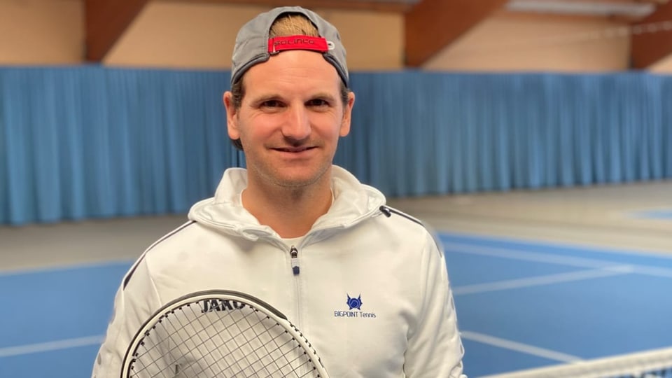 Roger Lang, scolast da tennis cun atgna scola a Bogn Ragaz Roger Lang