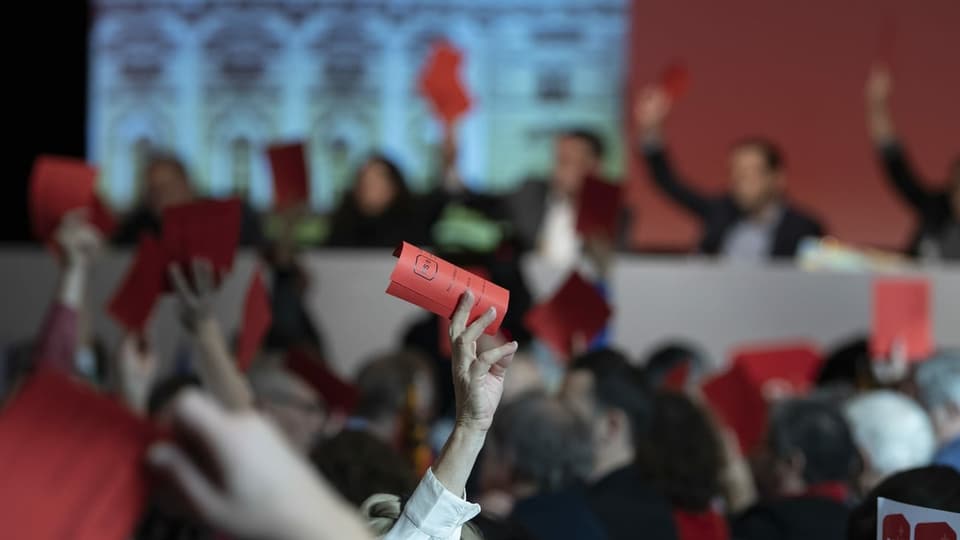 Voatziun en ina sala.