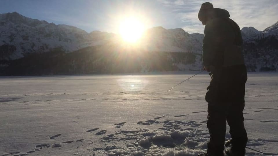 Eisfischen auf dem Silsersee Eisfischen Silsersee