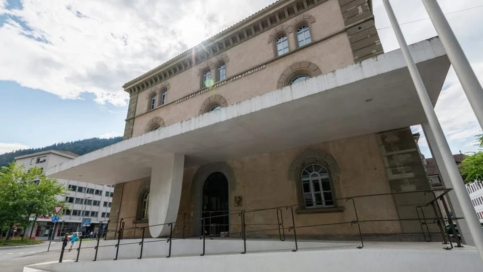 Tge dastgan ins spetgar da la legislatura?