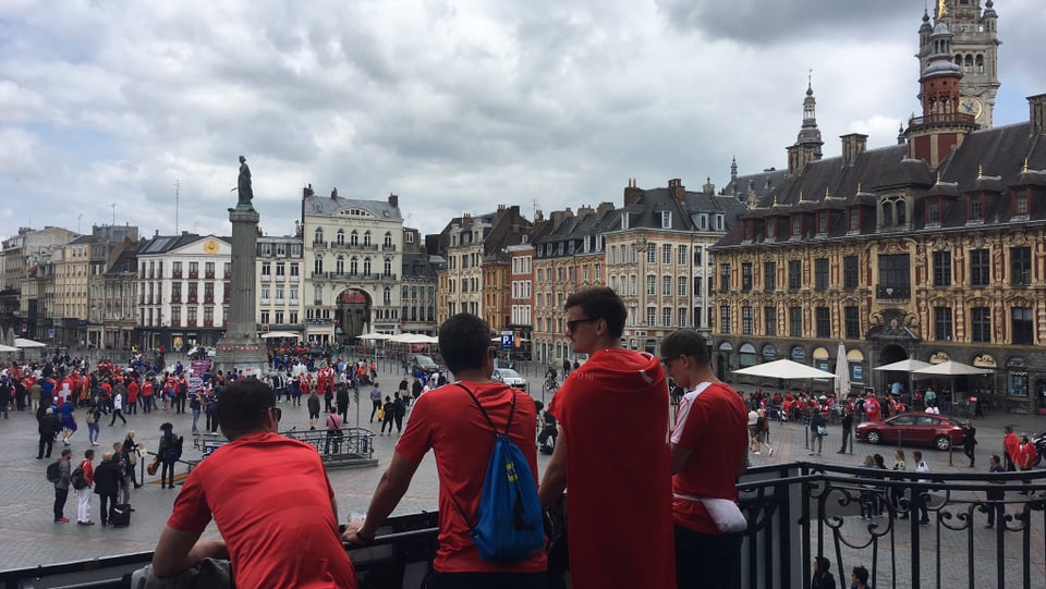 Fans svizzers amez la citad da Lille