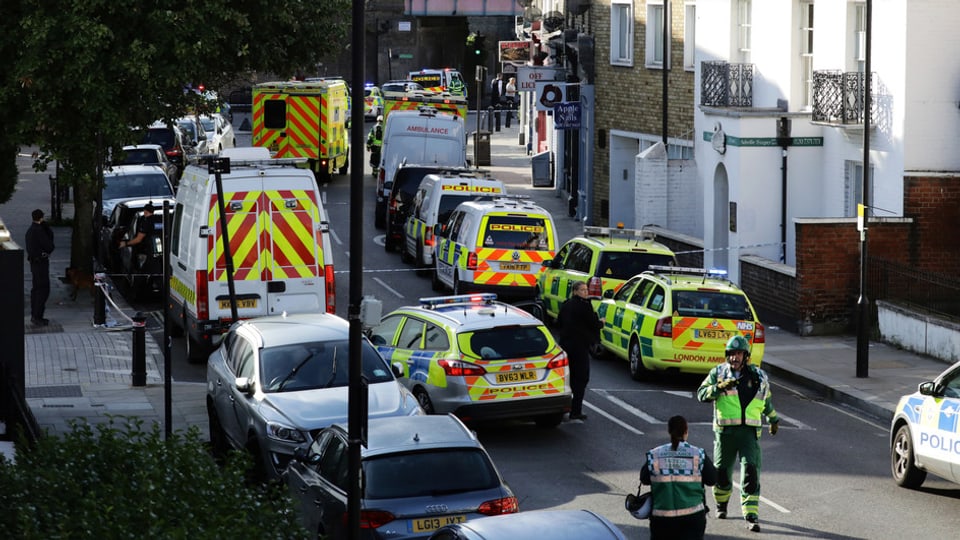 Forzas da salvament a Londra.