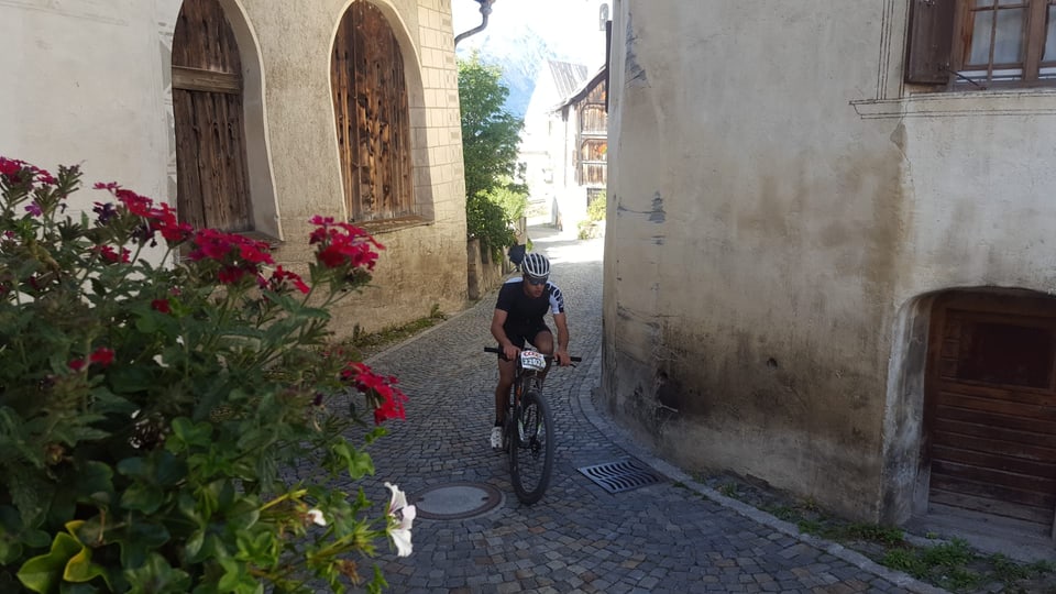 L'emrim ciclist da Livigno è arrivà a Guarda.