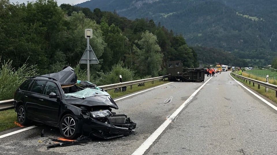 L'auto è vegnì demolì totalmain. 