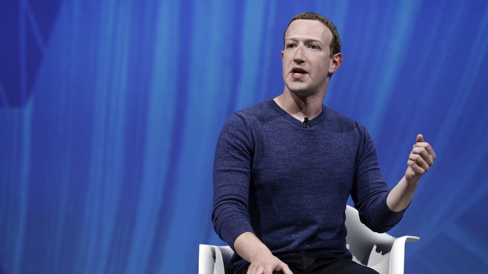 Purtret da Mark Zuckerberg durant ina discussiun. 
