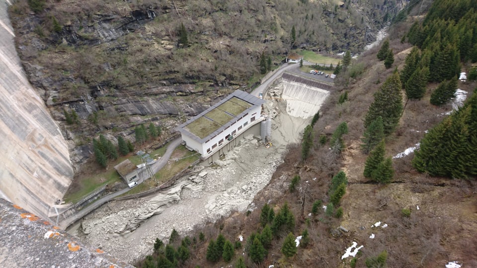 Il lai d'ulivaziun sper la centrala al pe dal mir da fermada è era vit durant las lavurs da sanaziun.