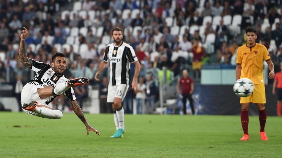 Dani Alves en acziun. 