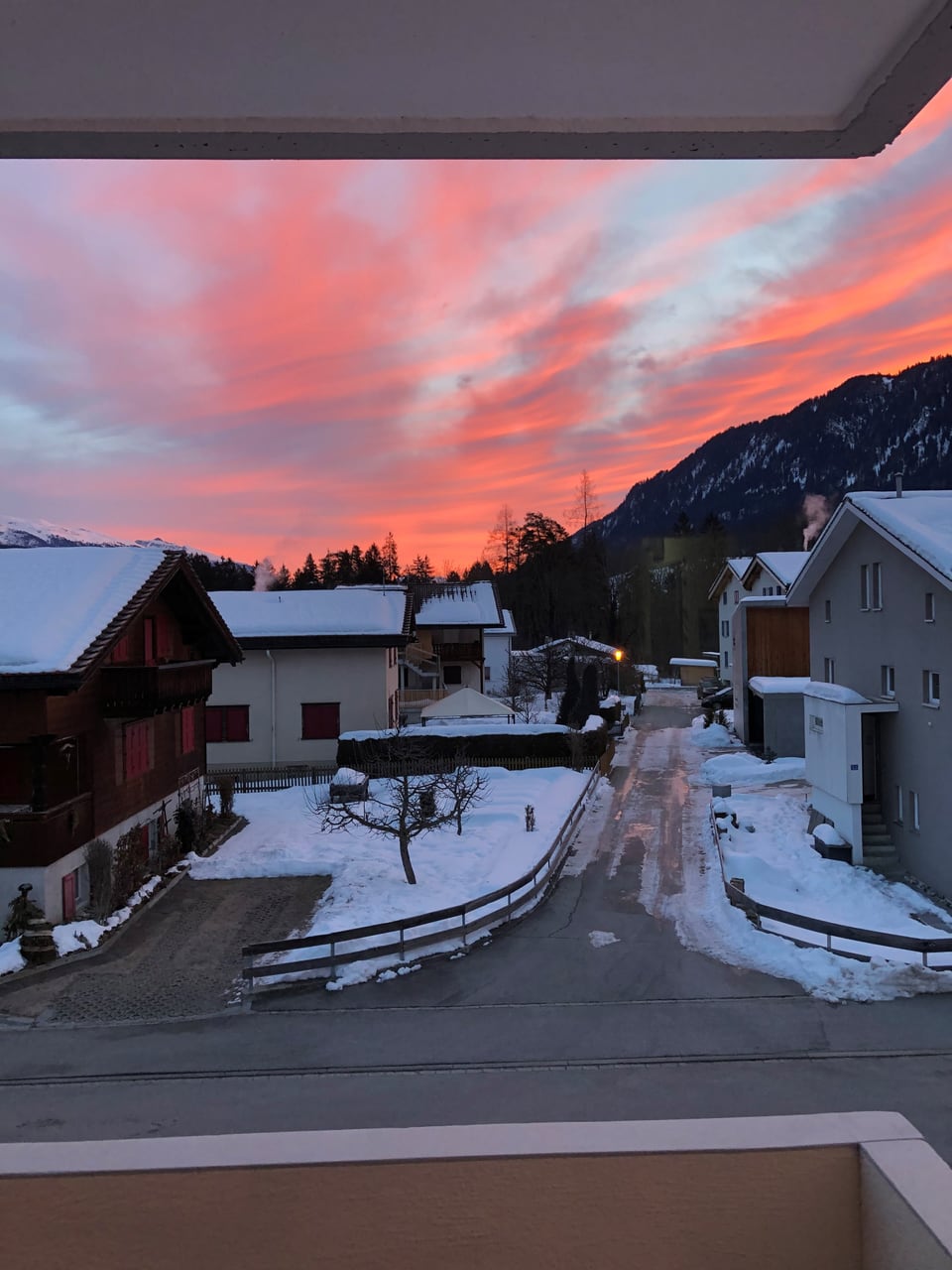 Rötlicher Himmel Via Schlifras