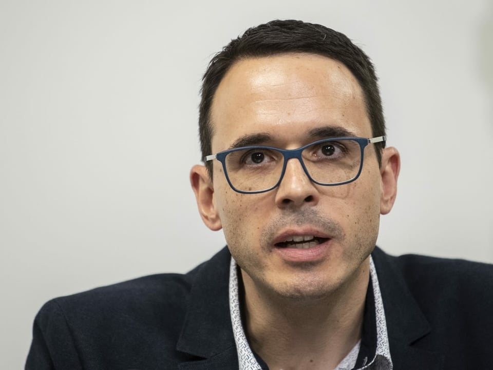 Stefan Kuster: Il successur da Daniel Koch. Davent dad oz, ils 1. avrigl surpiglia el il lead da las malatias transmissiblas tar la confederaziun.