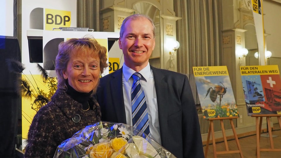 Eveline Widmer-Schlupf communabel cun Georg Ragaz. 