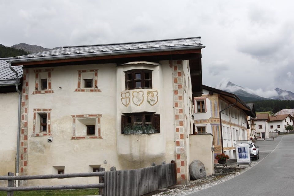 Das Haus befindet sich in der Fraktion Valchava