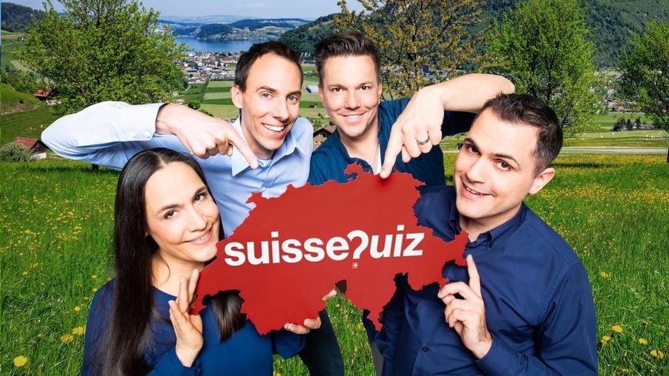 Ils moderaturs dal Suisse Quiz: Ladina Schena per RTR, Stéphane Gabioud per RTS, Sven Epiney per SRF e Davide Gagliardi per RSI.