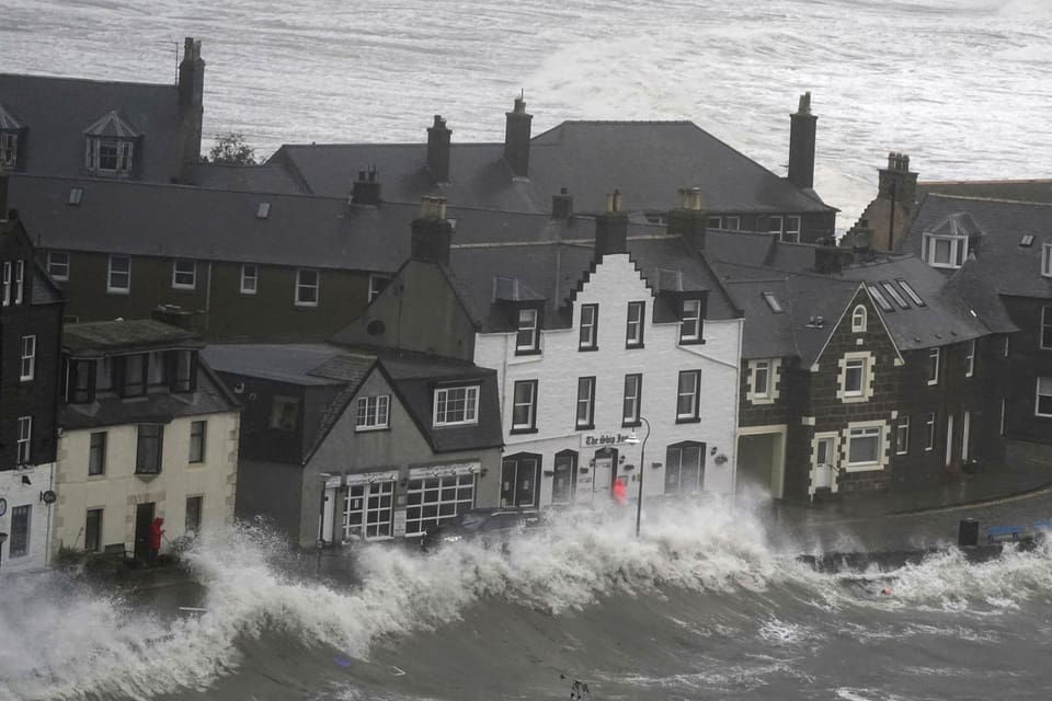  In Schottland sowie in Teilen Nordenglands und der Midlands gelten Hochwasserwarnungen.