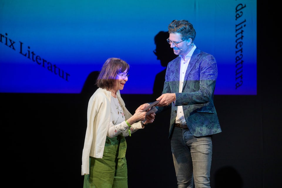 Leta Semadeni erhält den Schweizer Litteraturpreis.
