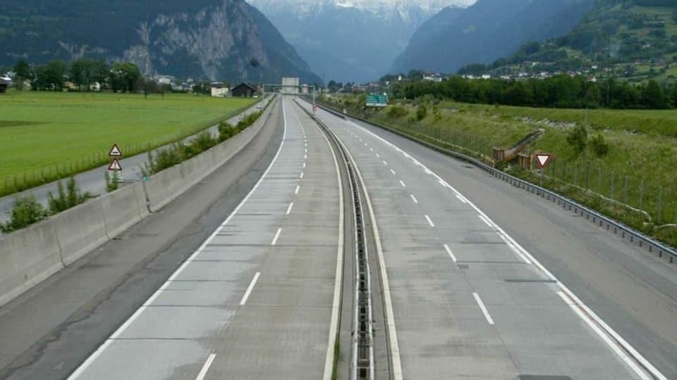 Autostrada dal Gottard durant la serrada il 2006.