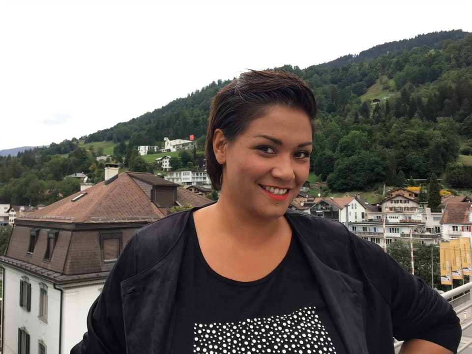 Melanie Albin Sopacua ha 32 onns e viva dapi 13 onns a Trun.