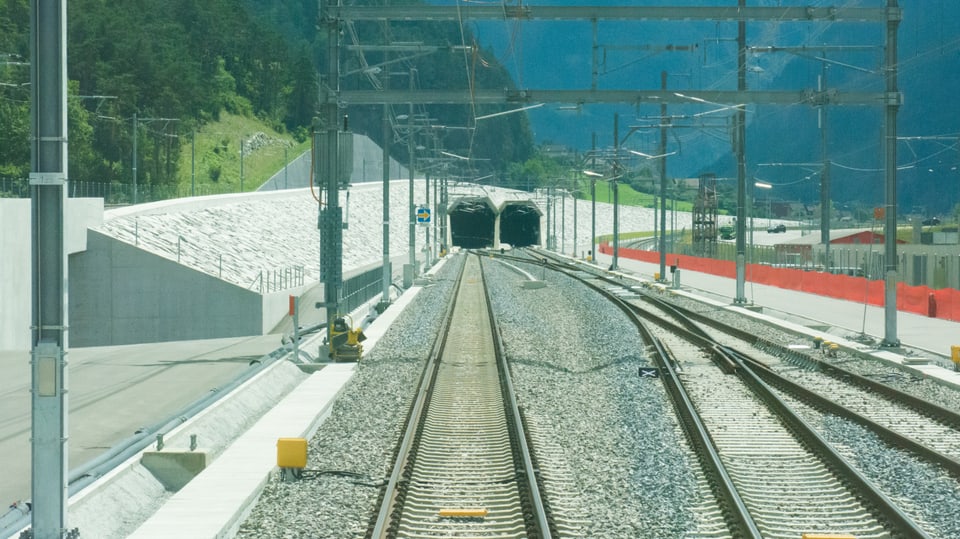 Portal dal nord dil tunnel da basa dal Gottard.