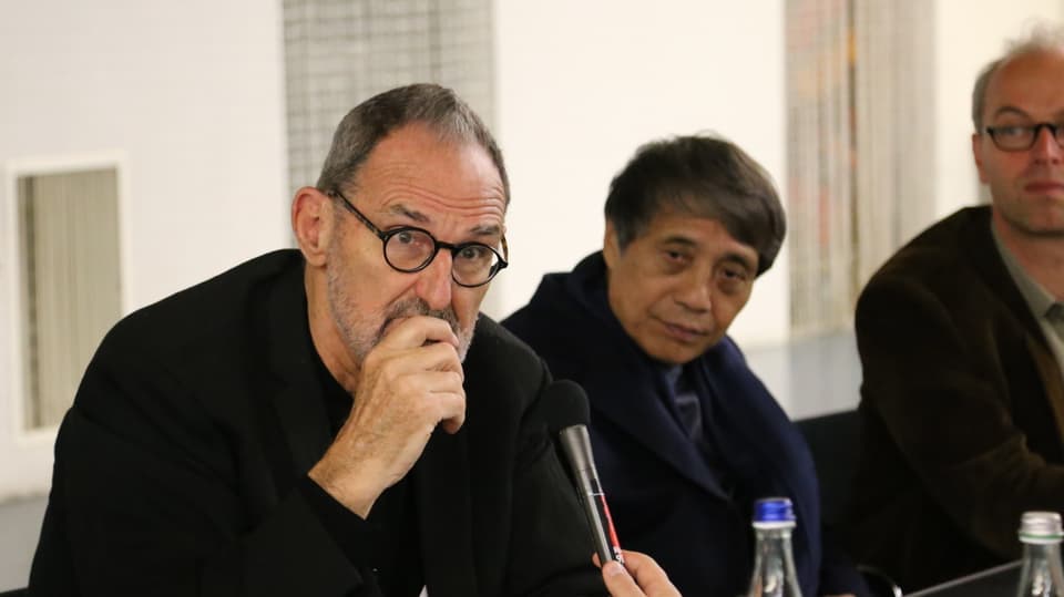 Thom Mayne e Tadao Ando durant la conferenza da medias.