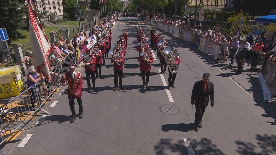 Ina musica durant marschar.