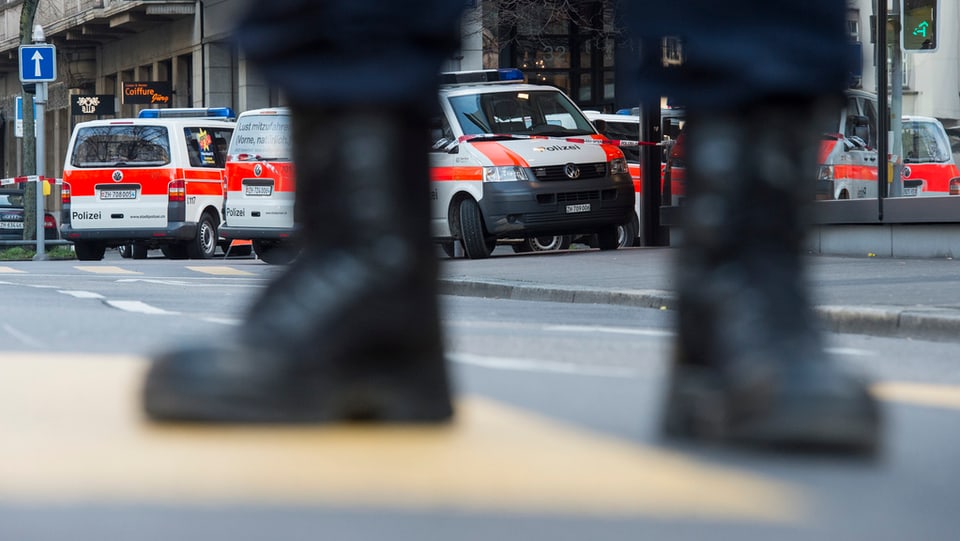 La polizia ha arrestà 7 commerziants da drogas.