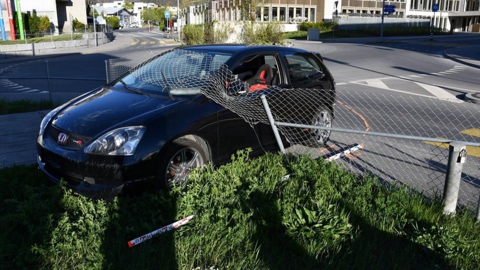 In auto che è ì en ina saiv.