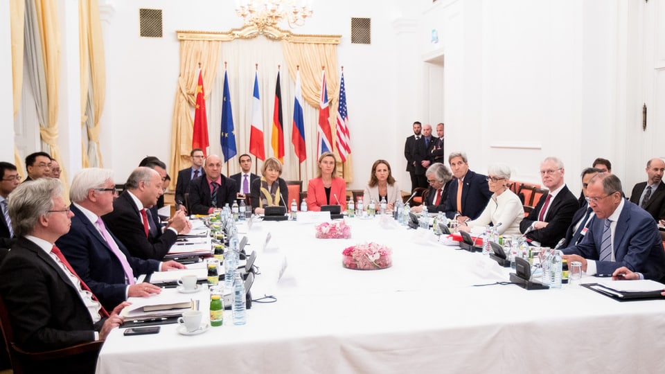 Ils represchentants da las pussanzas da veto da l'ONU, la Germania e l'Iran.