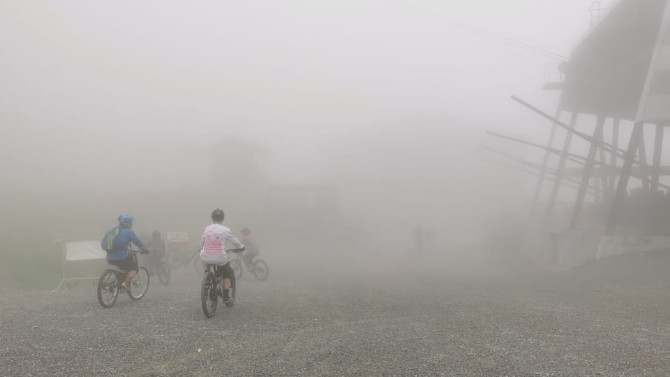 Bikers en la tschajera.