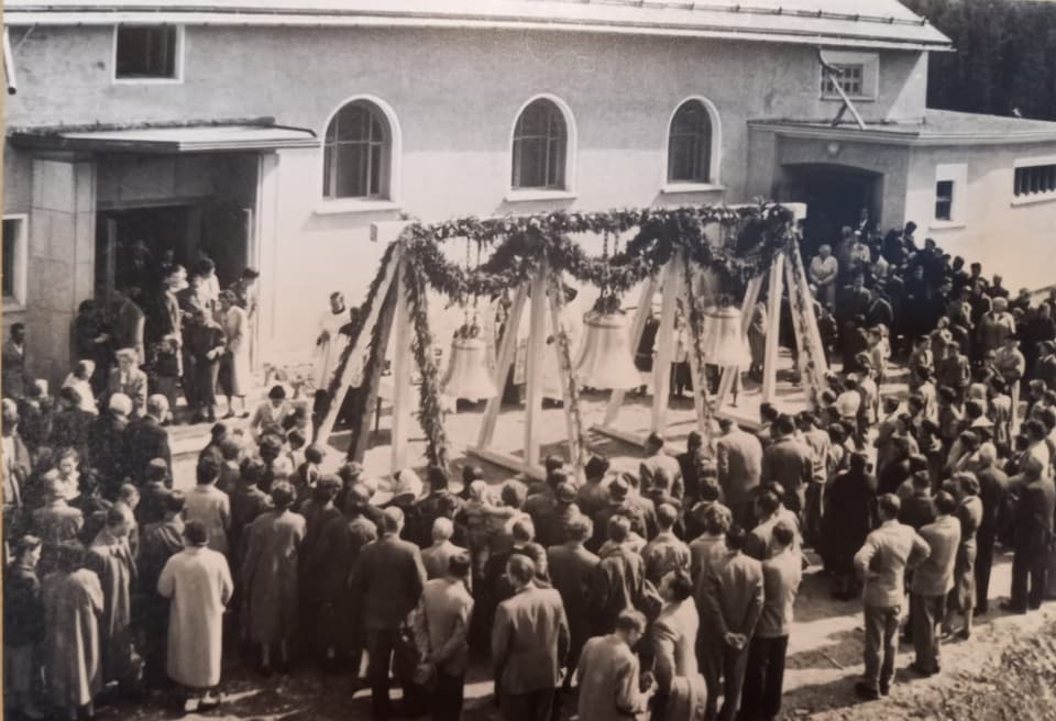 Einweihung der Kirchenglocken in Pontresina im Jahr 1957. 