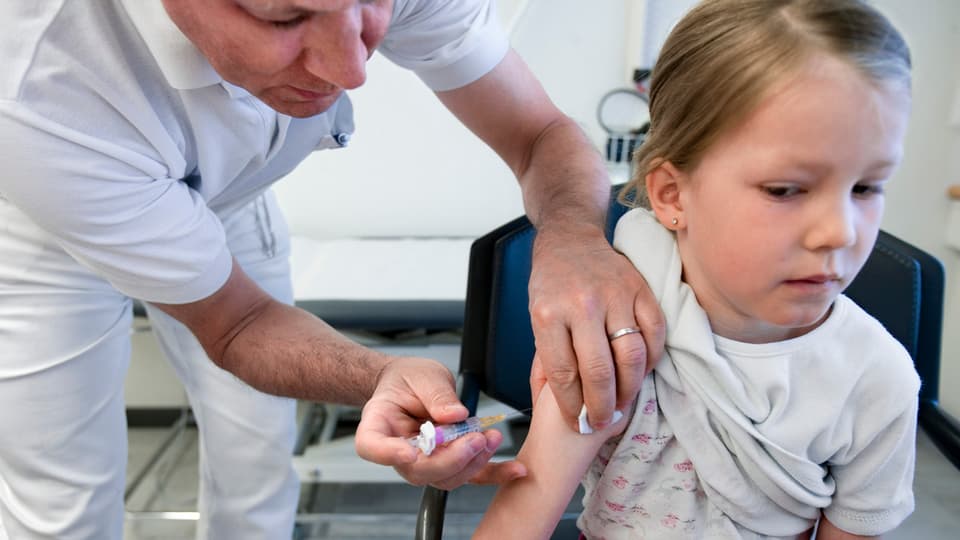 Medi che vaccinescha in uffant.