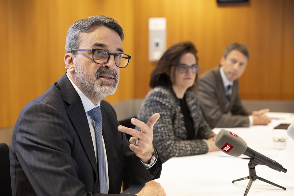 Urban Angehrn, Direktor FINMA, waehrend einer Medienkonferenz, am Mittwoch, 5. April 2023 in Bern.
