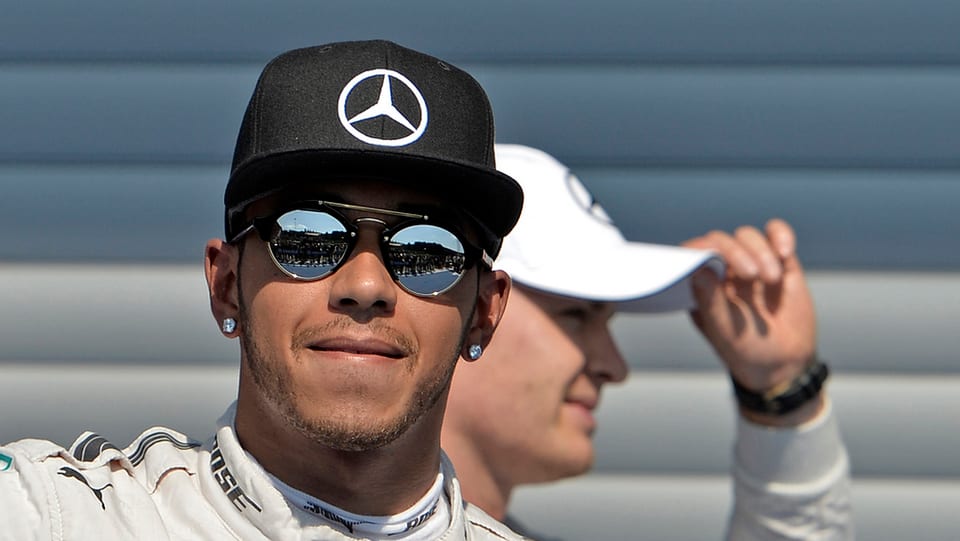 El è il retg da las poleposition questa stagiun, il Brit, Lewis Hamilton.