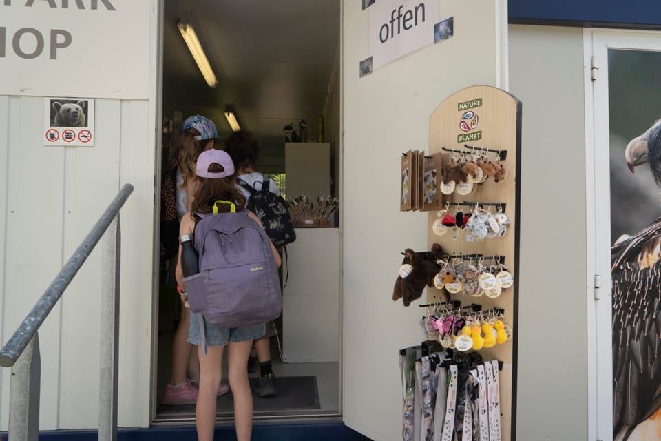 Anc spert dar in gug en il shop da souvenirs