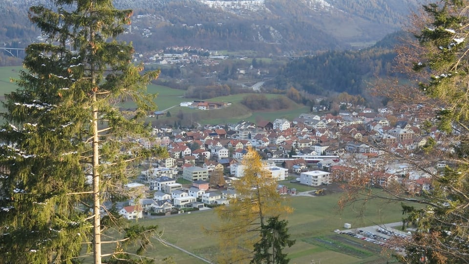 Vista sin il vitg da Panaduz