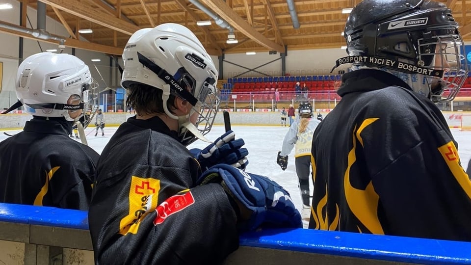 Turnier da hockey per uffants en l'Engiadina Bassa