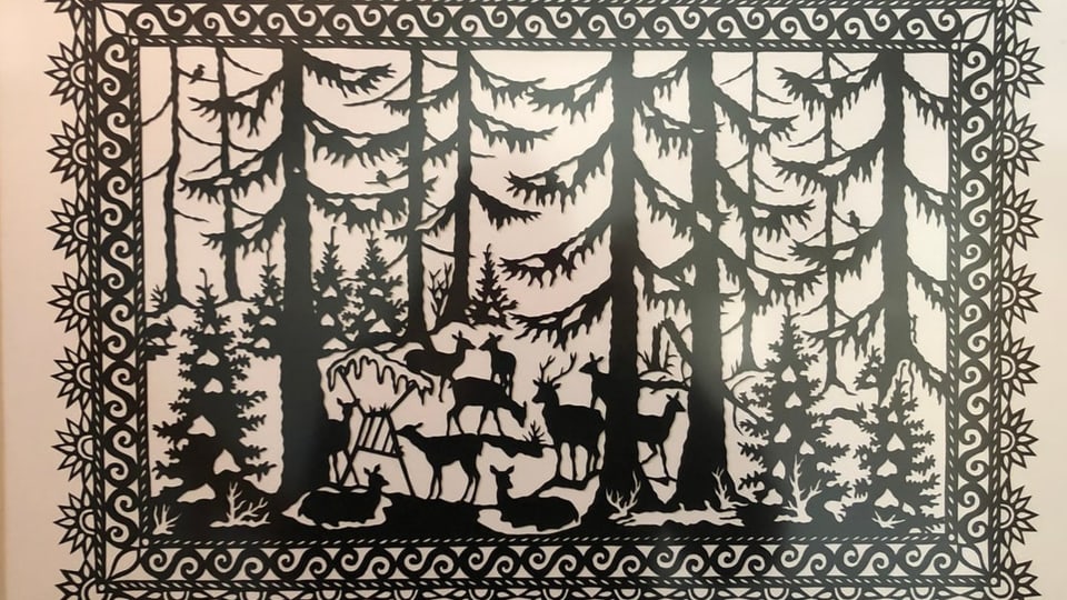 «En l'englar» ina ovra d'entgagl da siluetta da Carmelia Casanova Scherenschnittmotiv, Wald und Wild.