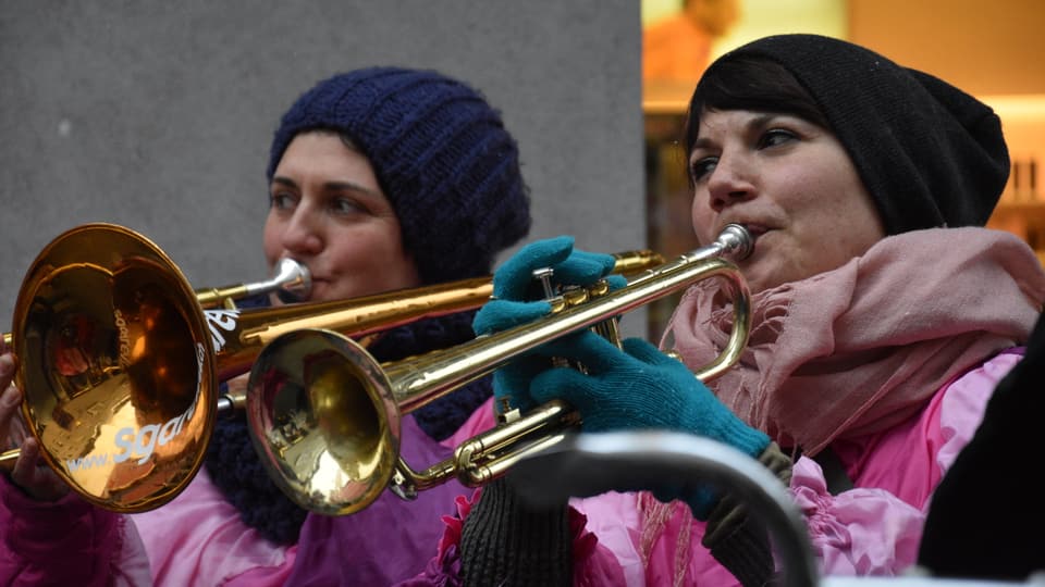 Las trumbettas da la musica da tschaiver Sgarella.