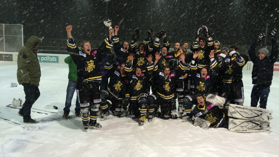 Il club da hockey La Plaiv tegna si ses pocal.