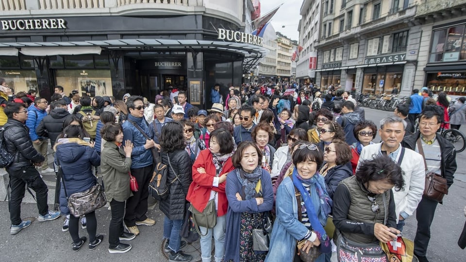 Fullas sco qua a Lucerna n'èn betg la finamira. 
