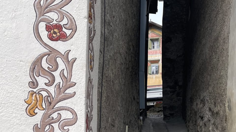 Ina giassa stretga.