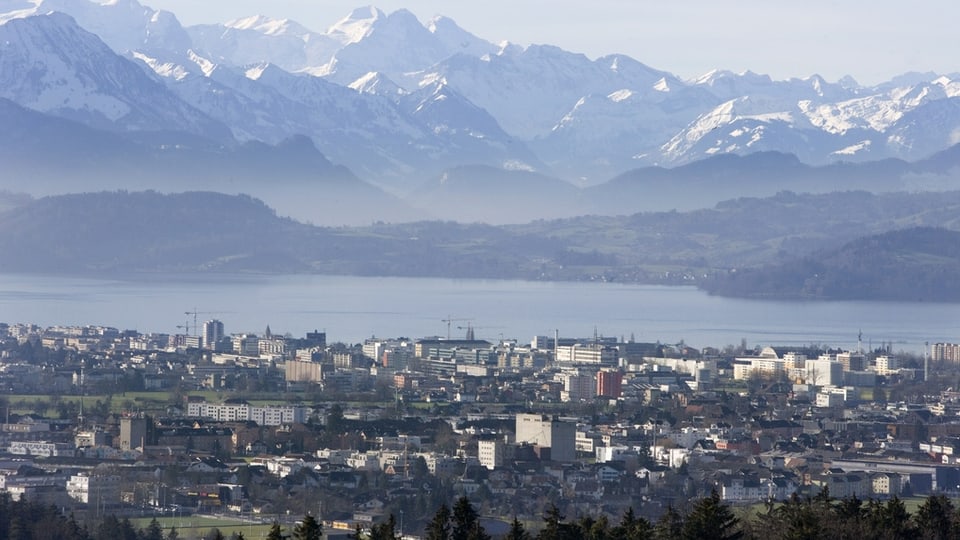 vista sin la citad da Zug ed il lai da Zug