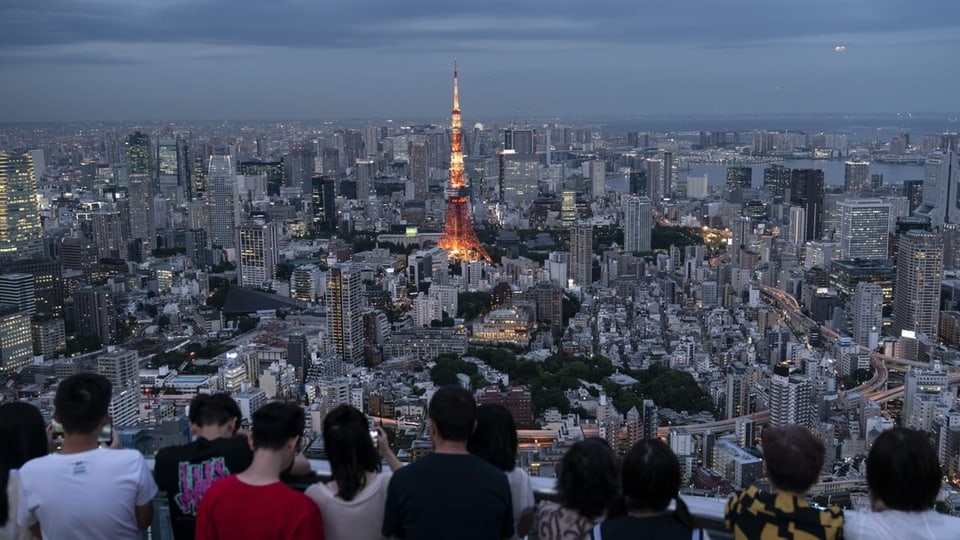 Vista sin la citad da Tokio cun il Tokyo Tower.