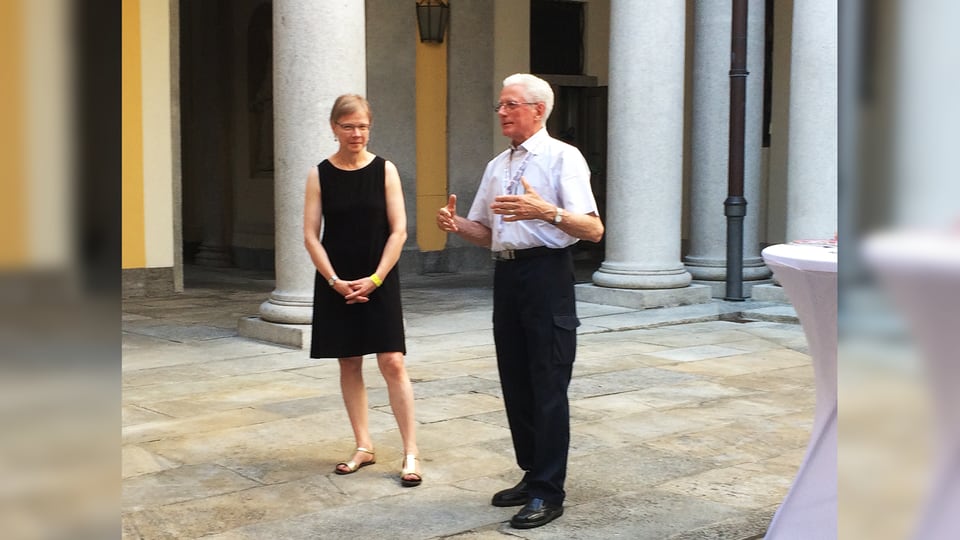 La presidenta da l’uniun tetgala dal SKJF Vreni Winzeler ensemen cun il president dal comité d’organisaziun dal SKJF...