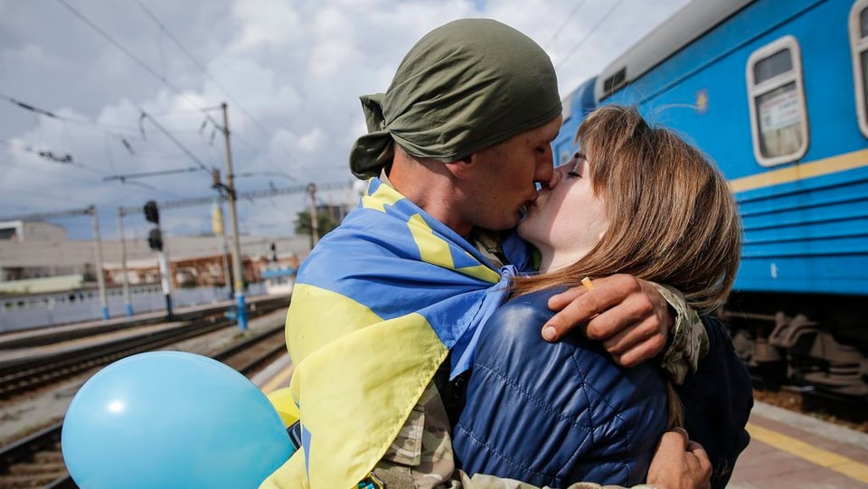 Cordial bainvegni per schuldà ch’è turnà da la regiun da conflict puspè a chasa a Kiev.