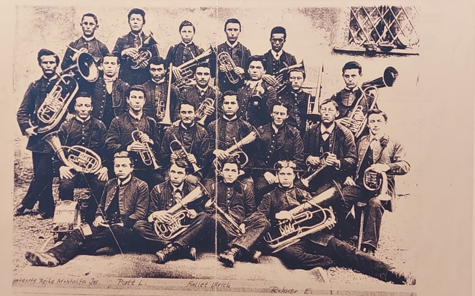 fotografia nair/alv dals cadets enturn 1890.