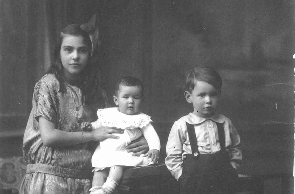 Ida Spinnler als Kind mit ihren Geschwistern