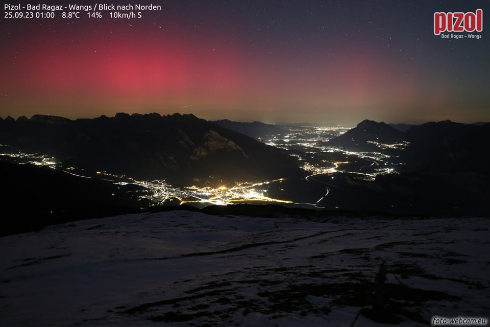 Polarlichter eingefangen von der Webcam Pizol