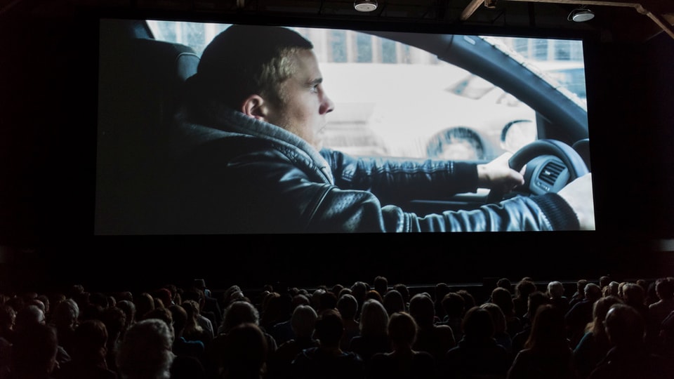 Sco cineast pitschen n'èsi betg simpel da dumagnar l'agen film en ils kinos.