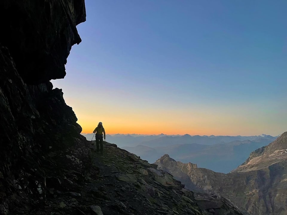 Tura matutina sin il Piz Durschin / Bifertenstock Morgenstimmung in den Bergen