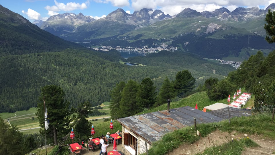 Suenter bundand 45 minuts sa riva tar il restaurant dal Munt da la Bês-cha.