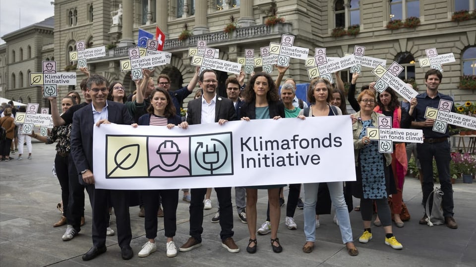 Ils iniziants da la partida Verda e la partida sozialdemocratica.